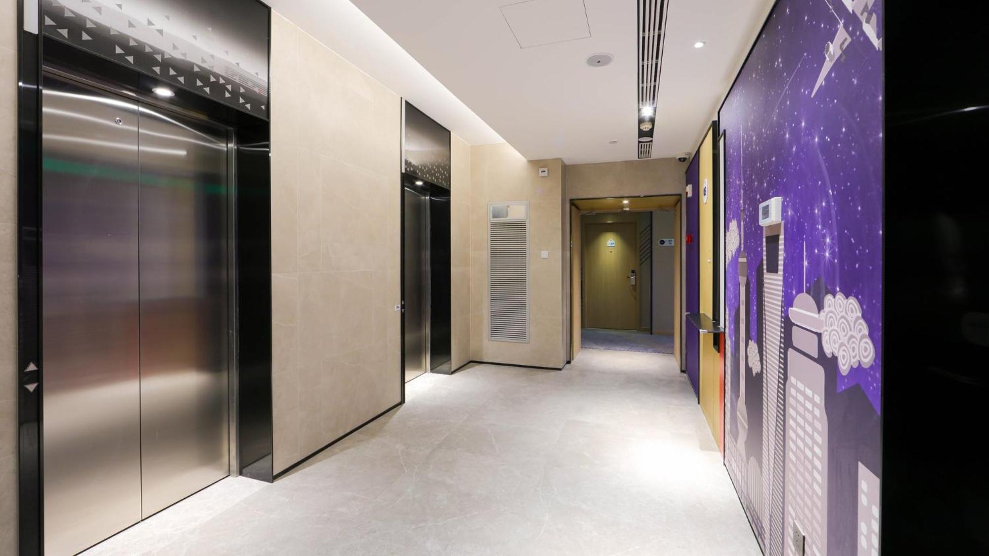 Holiday Inn Express Shanghai Pudong Airport By Ihg Zewnętrze zdjęcie