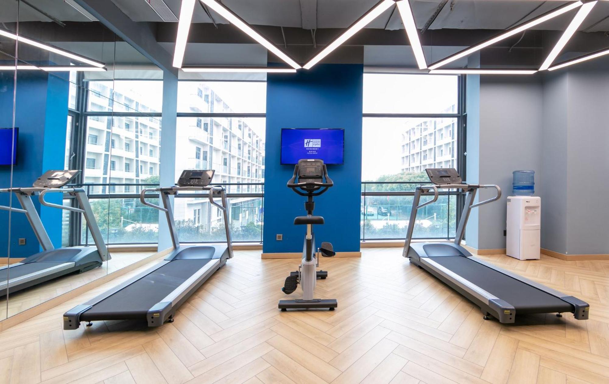 Holiday Inn Express Shanghai Pudong Airport By Ihg Zewnętrze zdjęcie